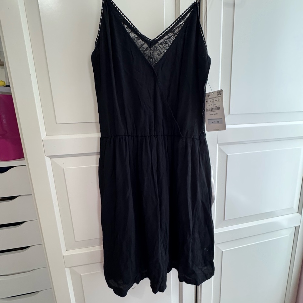 Elegant Black Sleeveless Dress